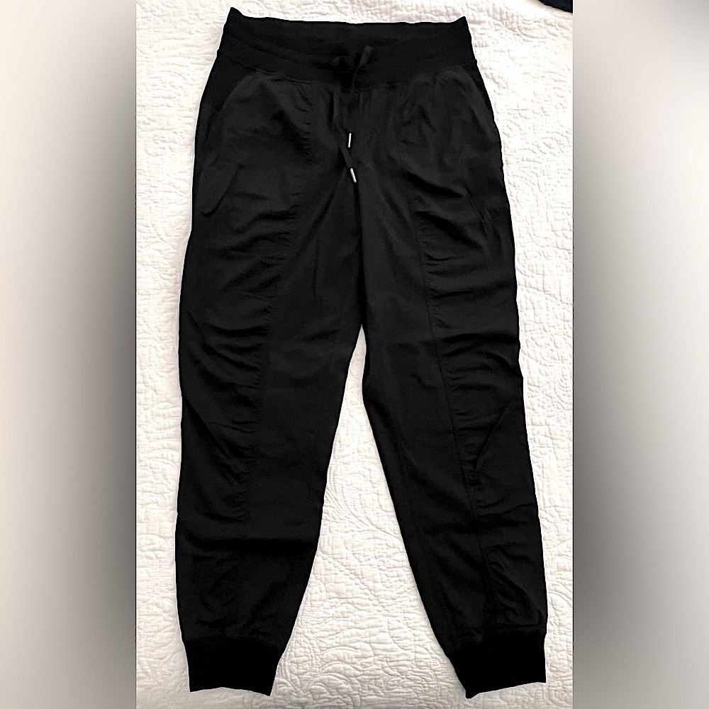Lululemon Dance Studio Mid-Rise Jogger | Color: Black | Size: 8 | EUC